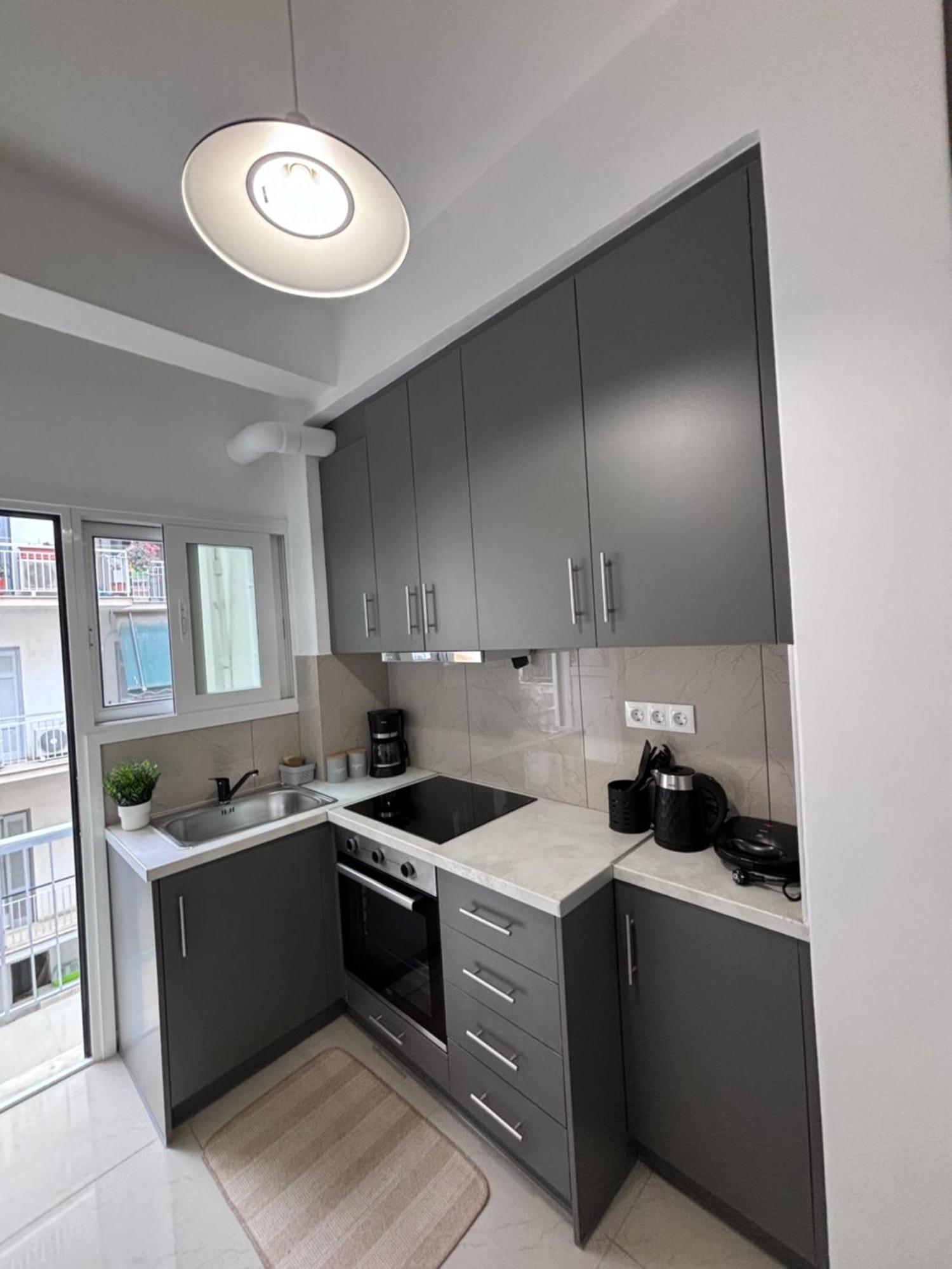 Cozy Apartment In The Heart Of Афины Экстерьер фото