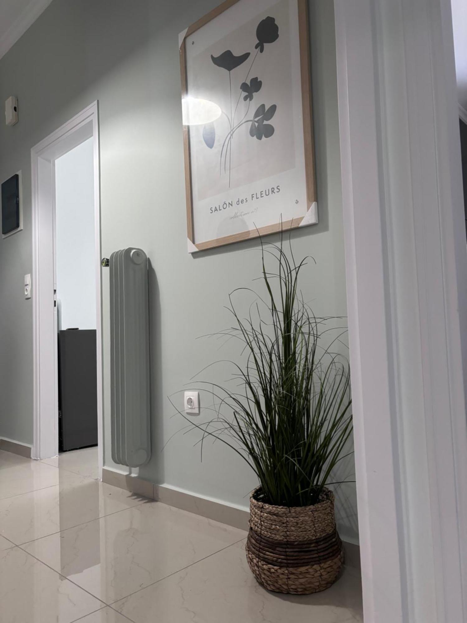 Cozy Apartment In The Heart Of Афины Экстерьер фото