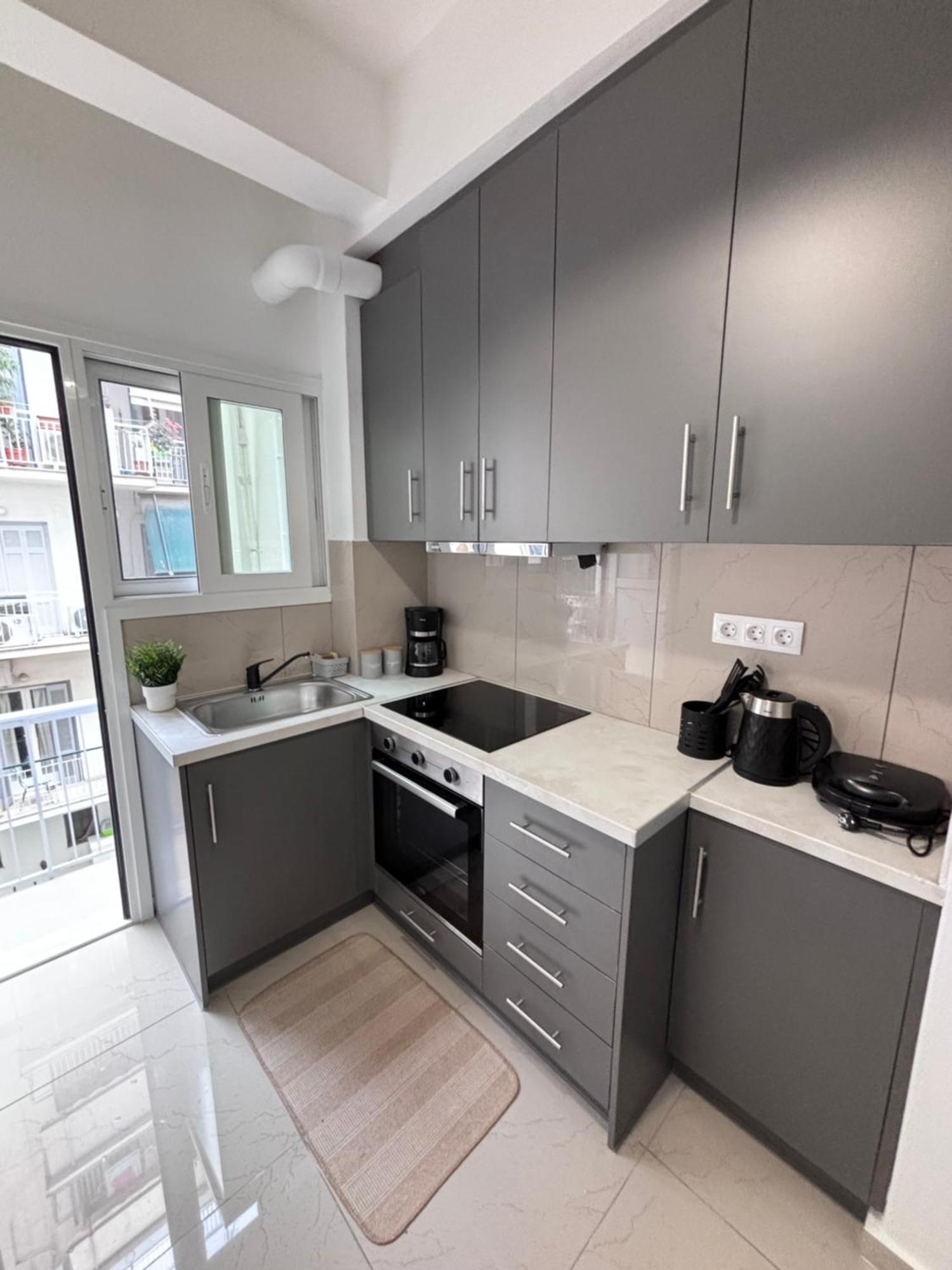 Cozy Apartment In The Heart Of Афины Экстерьер фото