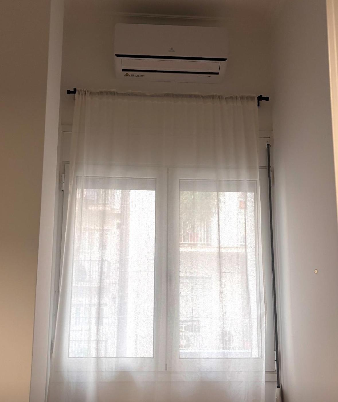 Cozy Apartment In The Heart Of Афины Экстерьер фото